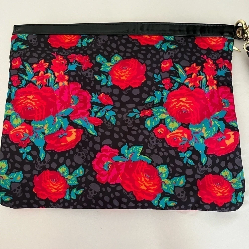 Betsey Johnson Betseyville Large Wristlet Black Rose Skull print
